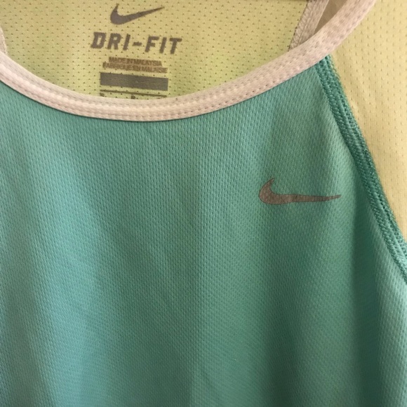 Nike RazorBack Tank - Picture 3 of 3